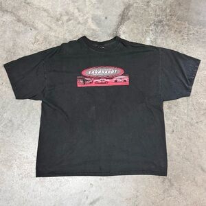• VINTAGE T-SHIRT •
